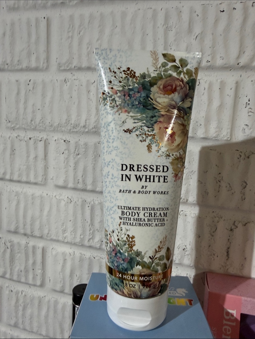 Bath & Body Works Dressed in White Body Cream - White with Floral Accents
